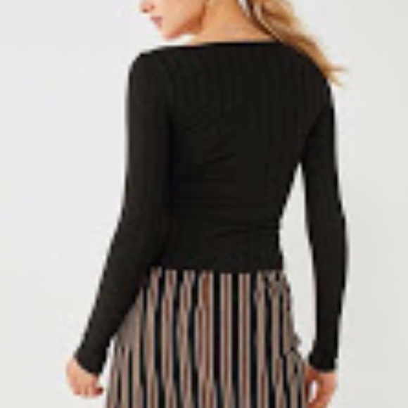 Urban Outfitters wrap crop top NWOT S - Picture 2 of 7